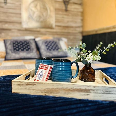 Acorn Hideaways Canton Rustic Old West Frontier Suite 외부 사진
