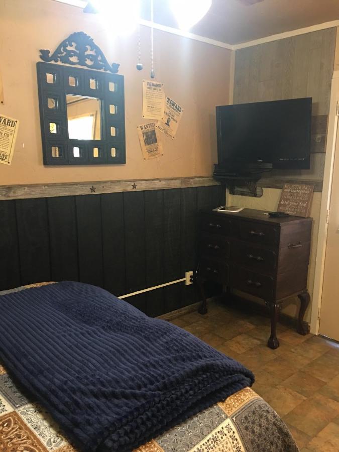 Acorn Hideaways Canton Rustic Old West Frontier Suite 외부 사진