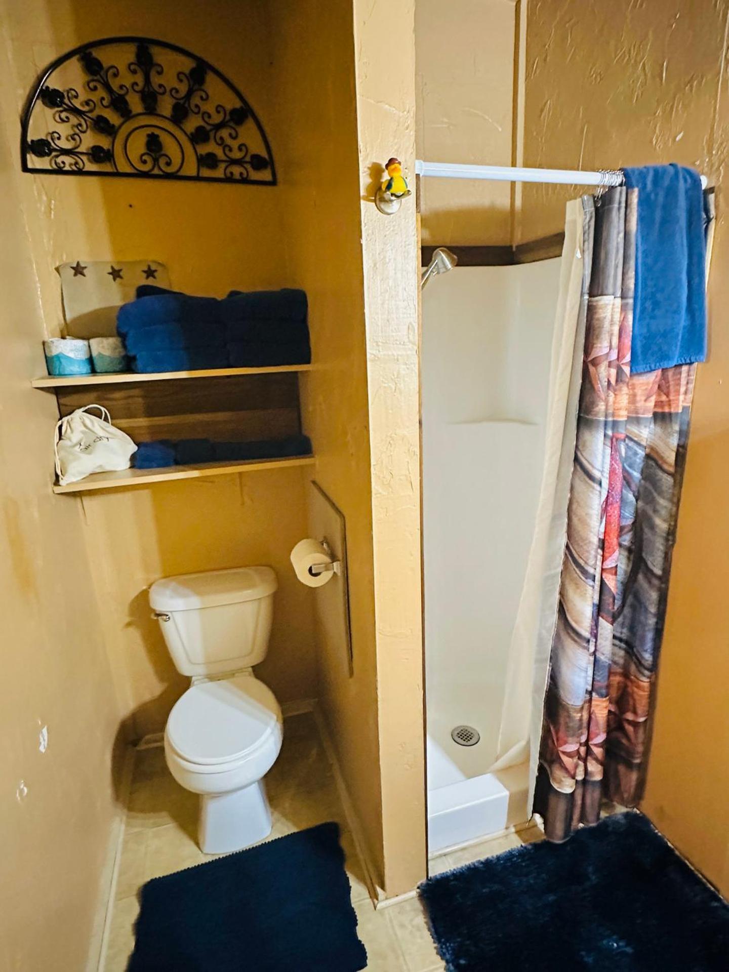 Acorn Hideaways Canton Rustic Old West Frontier Suite 외부 사진